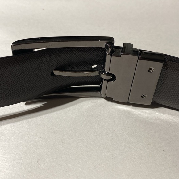 Ted Baker men’s reversible belt. Black & Dark brown. 40” long. - Picture 3 of 5